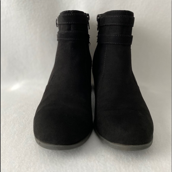 American Eagle by Payless Size 9 Black Bootie. - Picture 4 of 16